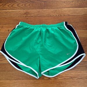 Nike Tempo dri-fit shorts women’s XL